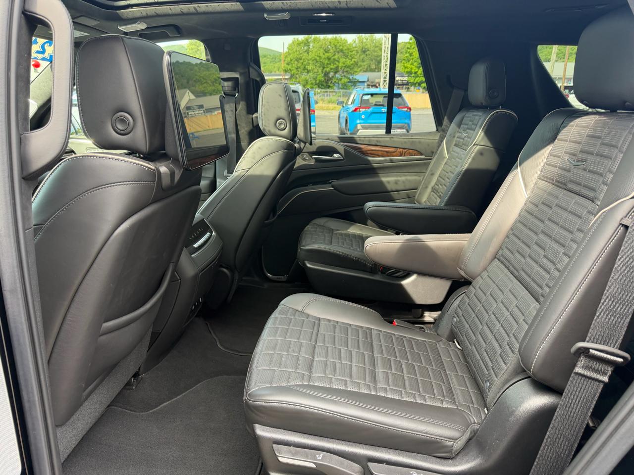 Cadillac Escalade 4WD 4dr Sport Platinum 2021