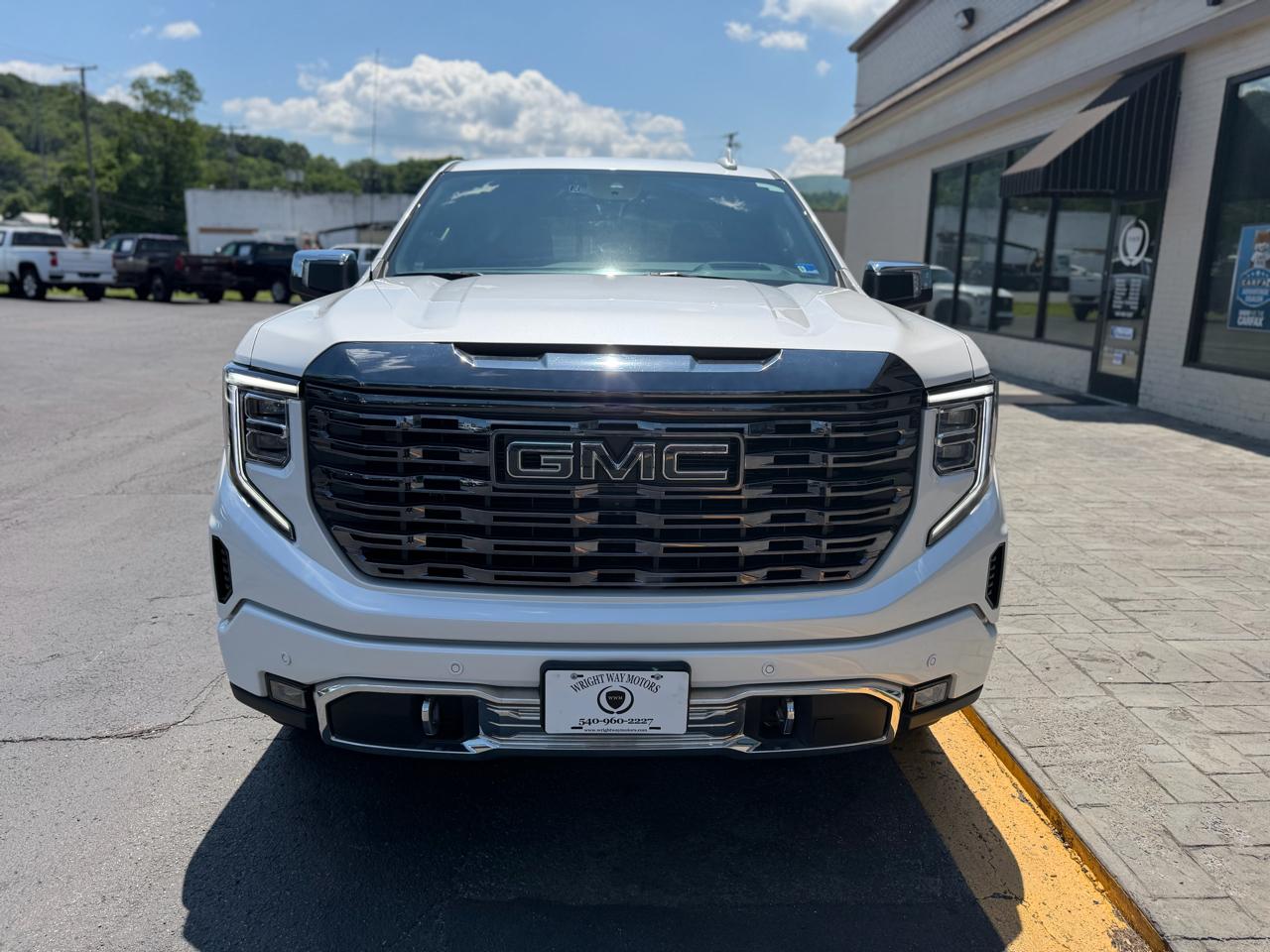 GMC Sierra 1500 4WD Crew Cab 147" Denali 2024