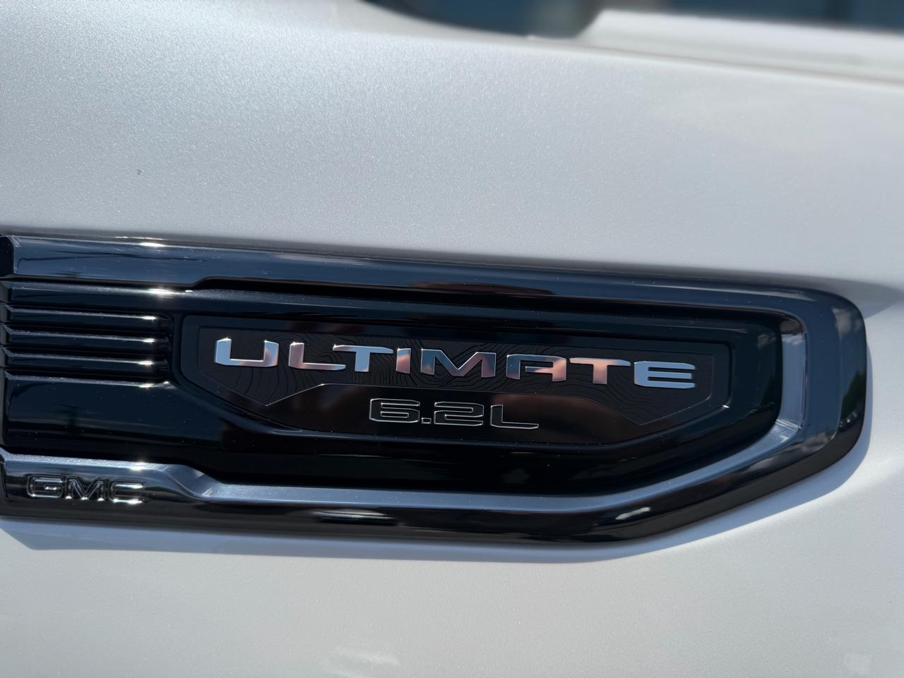 GMC Sierra 1500 4WD Crew Cab 147" Denali 2024