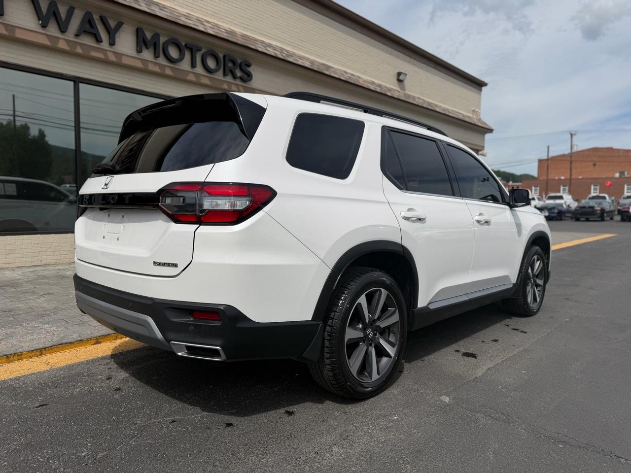 Honda Pilot Touring AWD 2023
