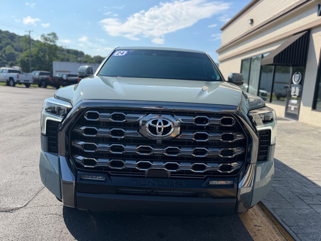 Toyota Tundra  2024