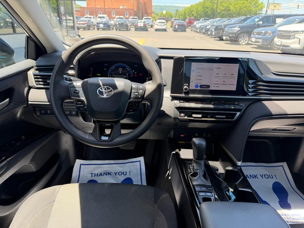 Toyota Camry Hybrid SE 2025
