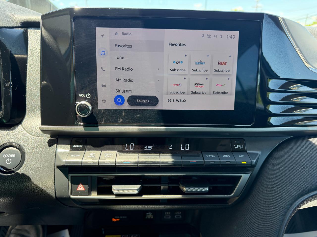 Toyota Camry Hybrid SE 2025