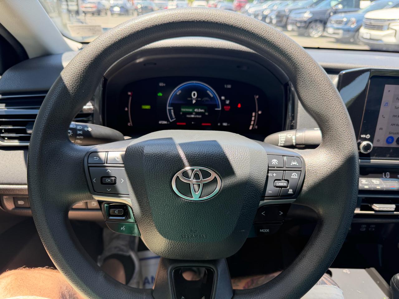 Toyota Camry Hybrid SE 2025