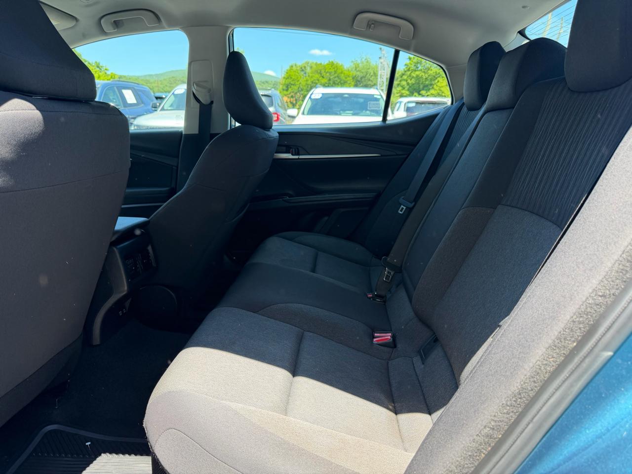 Toyota Camry Hybrid SE 2025