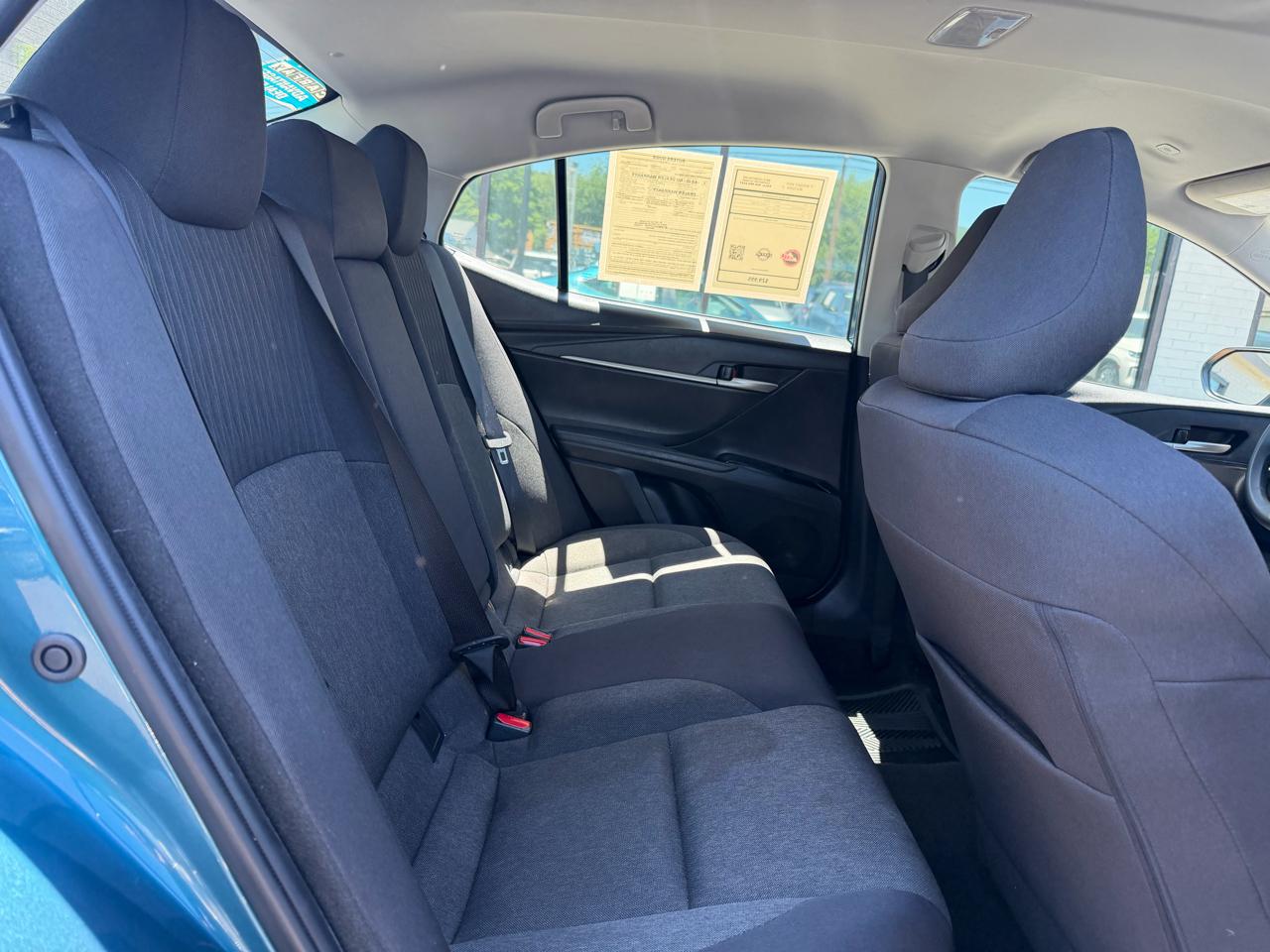 Toyota Camry Hybrid SE 2025