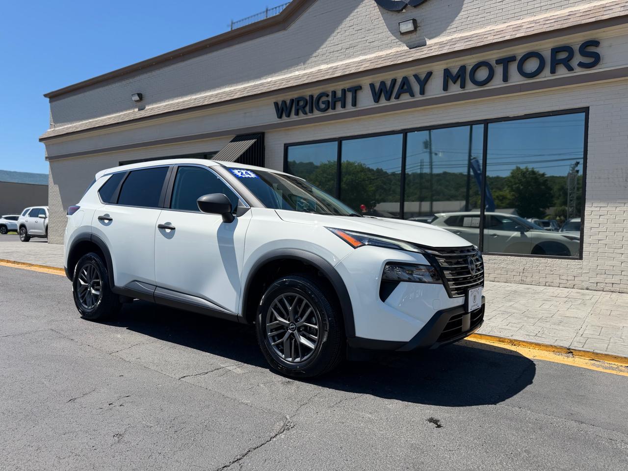 2024 Nissan Rogue S FWD's photo