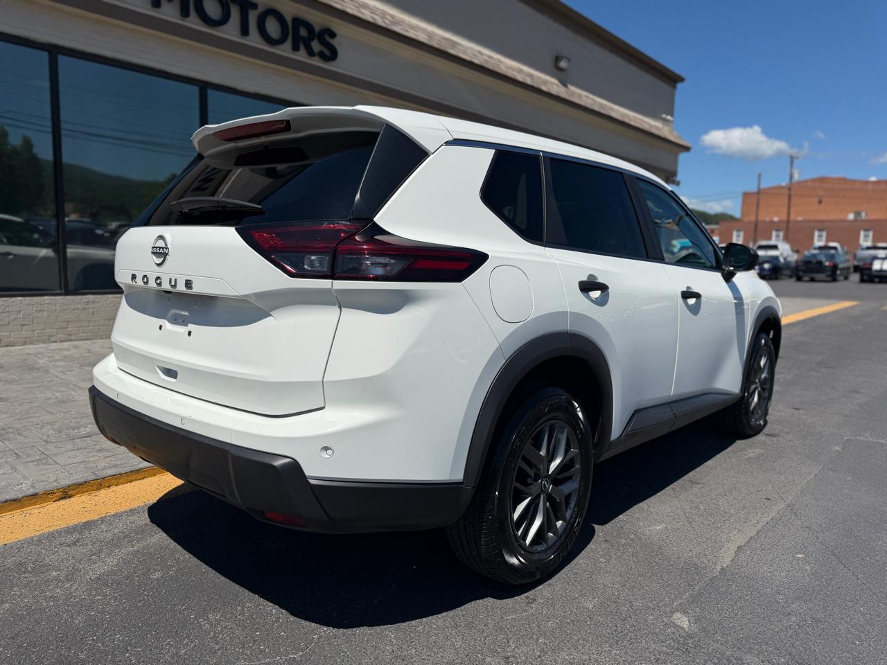 Nissan Rogue FWD S 2024