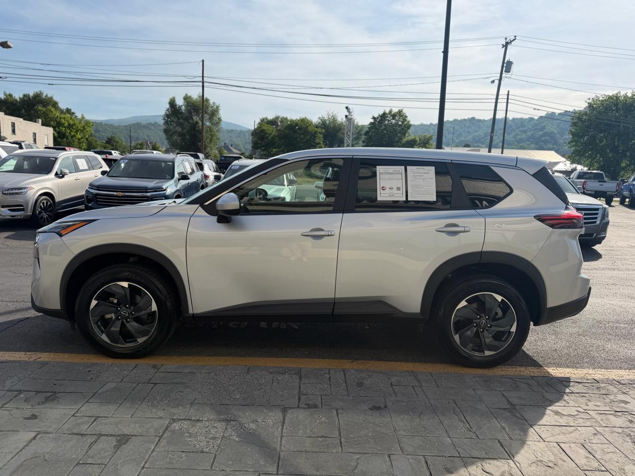 Nissan Rogue AWD SV 2025