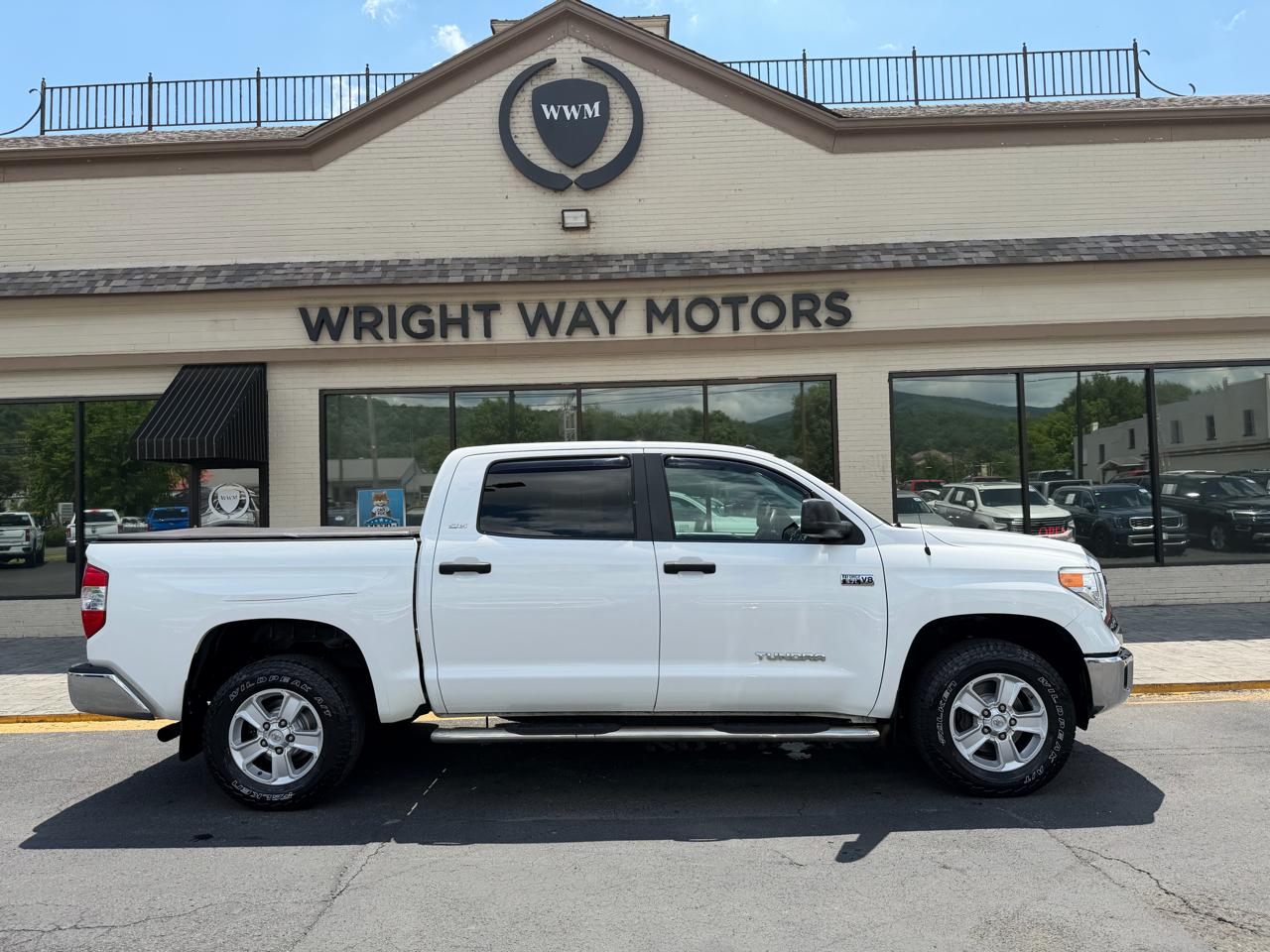 Toyota Tundra  2015