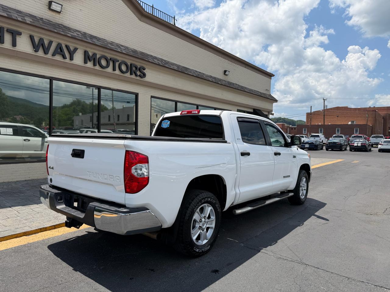 Toyota Tundra  2015