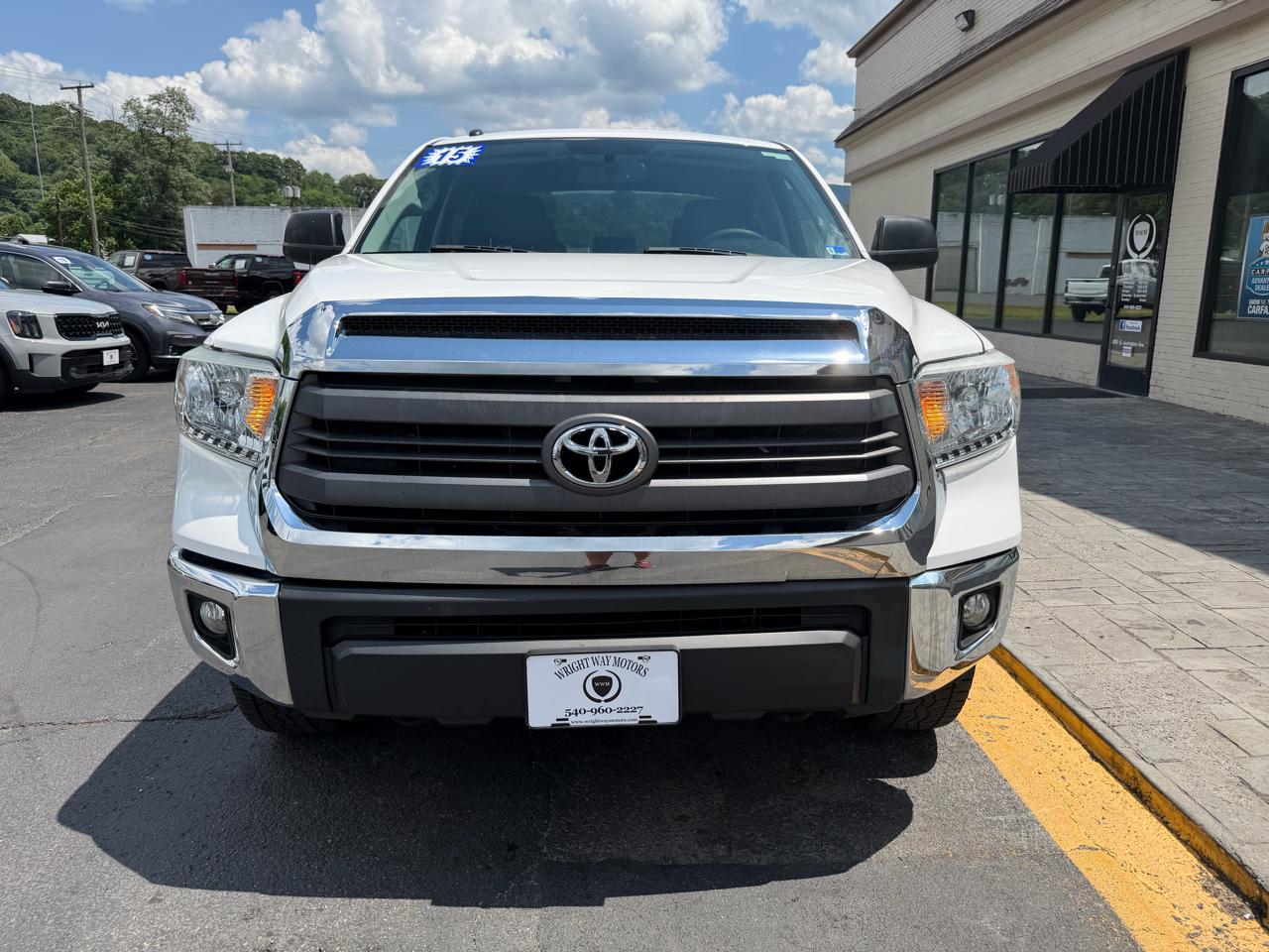 Toyota Tundra  2015