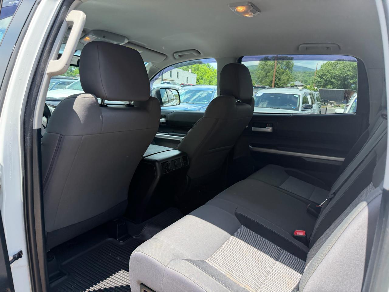Toyota Tundra  2015