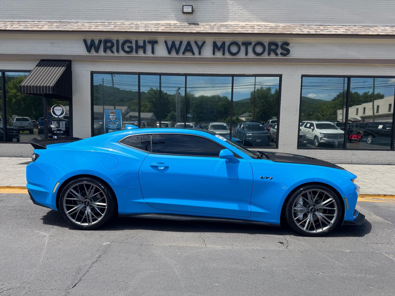 Chevrolet Camaro 2dr Cpe LT1 2022