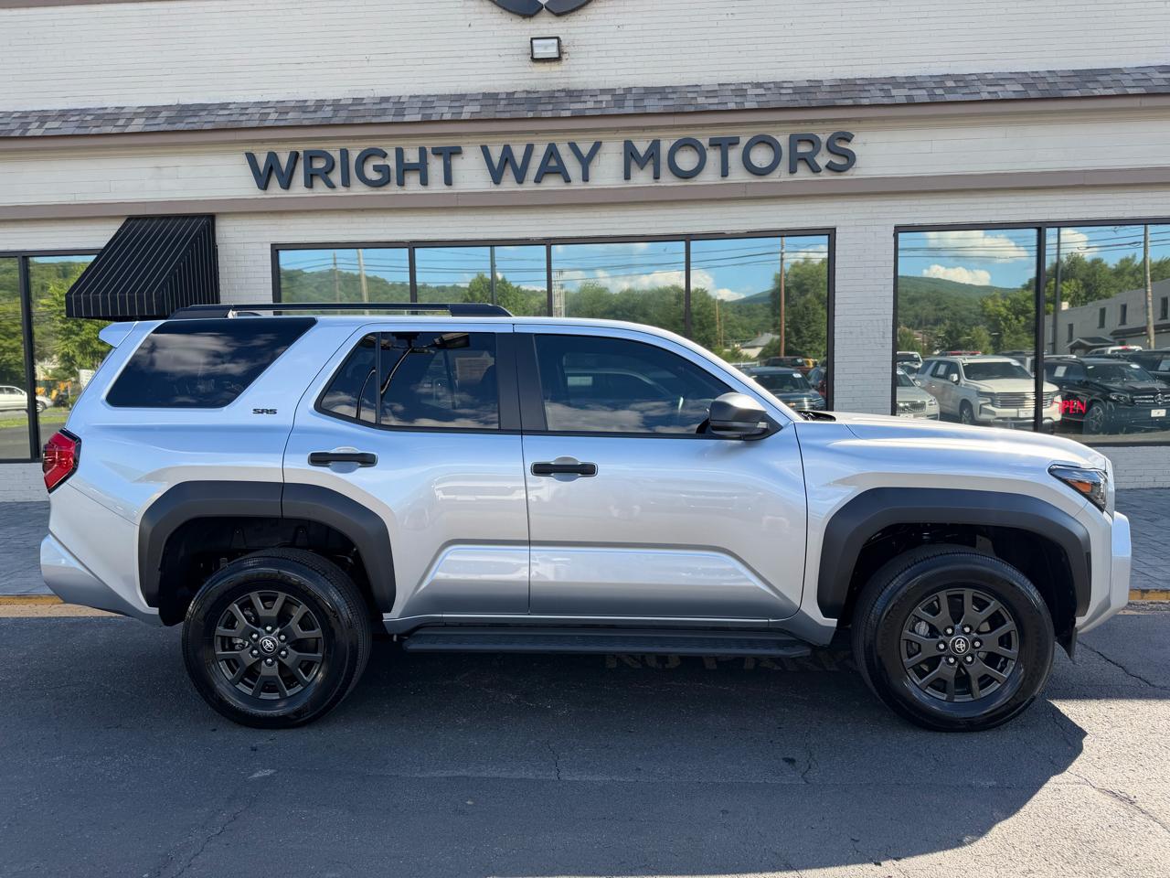 Toyota 4Runner SR5 4WD 2025