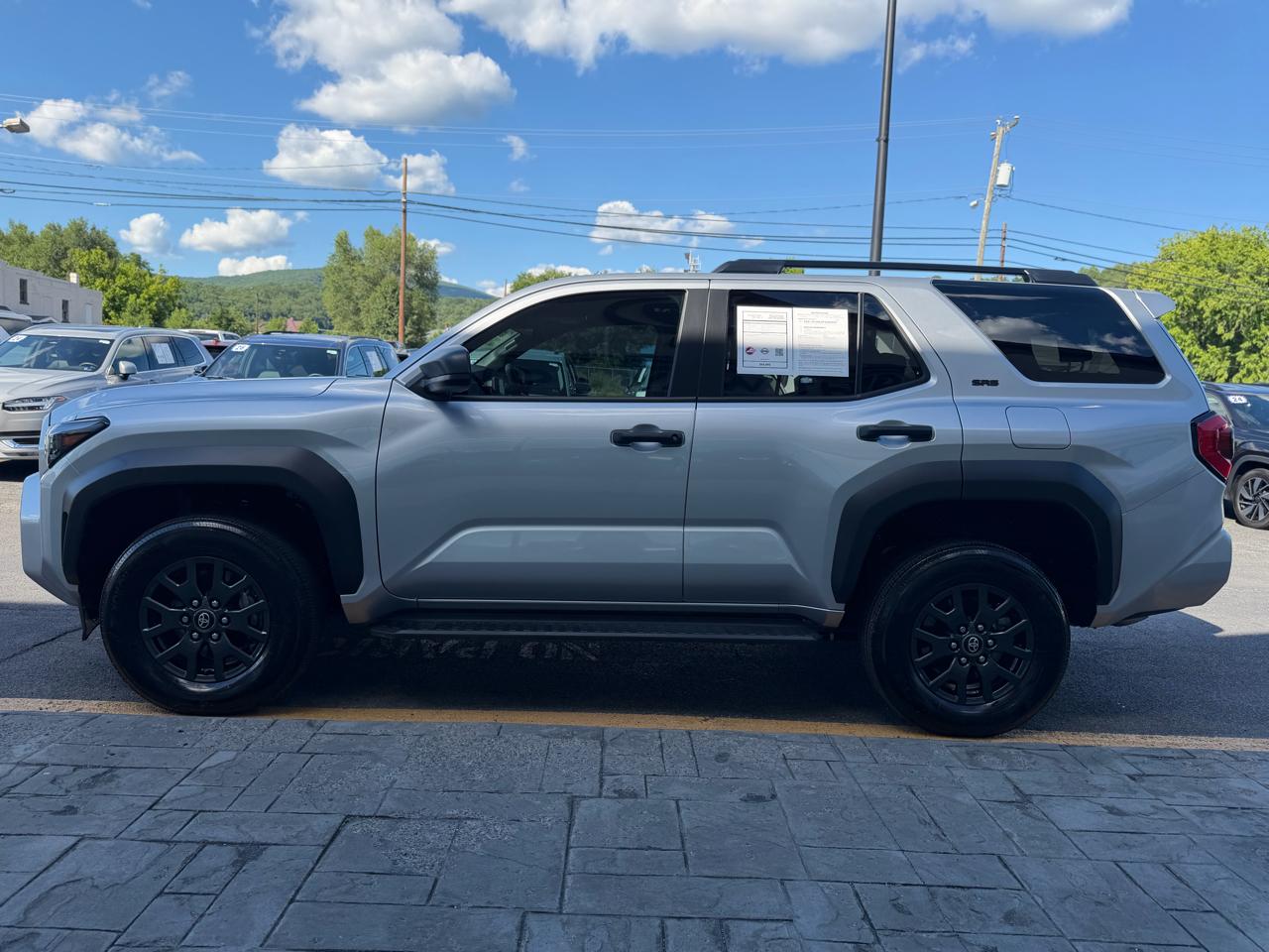 Toyota 4Runner SR5 4WD 2025