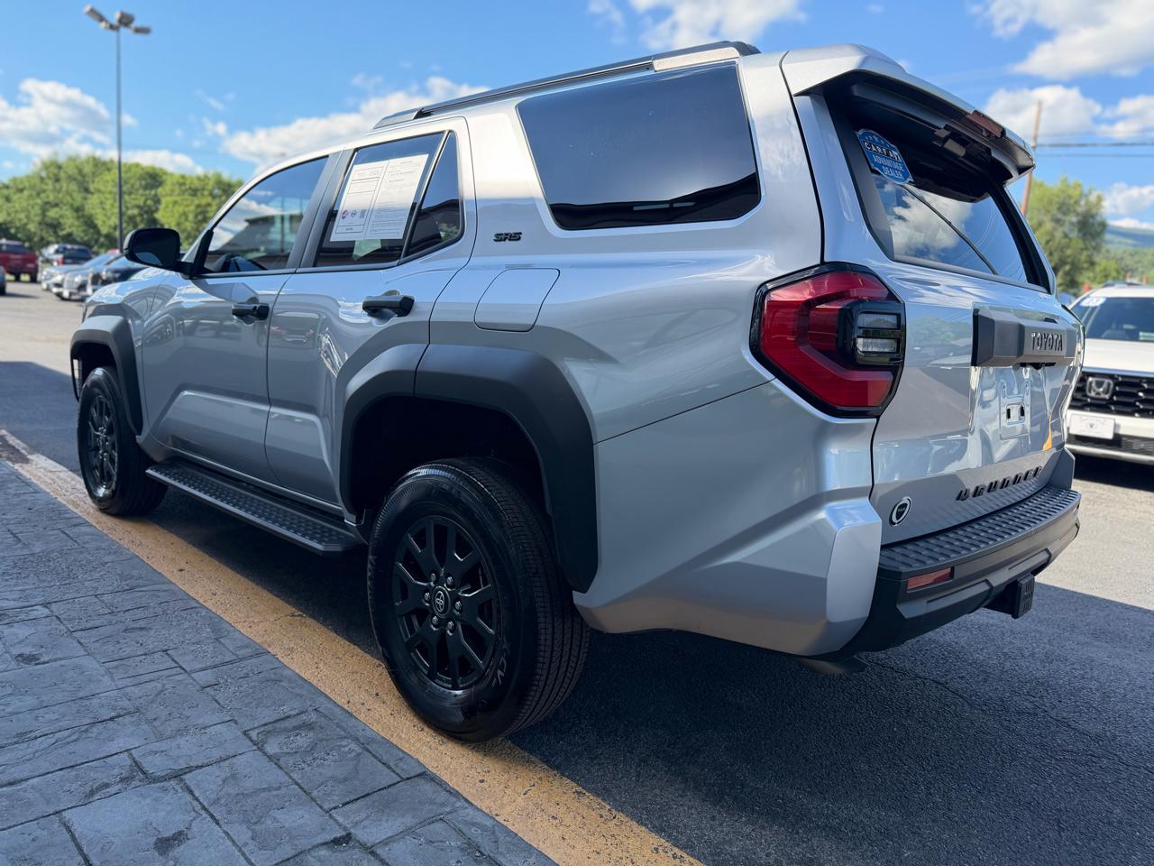 Toyota 4Runner SR5 4WD 2025