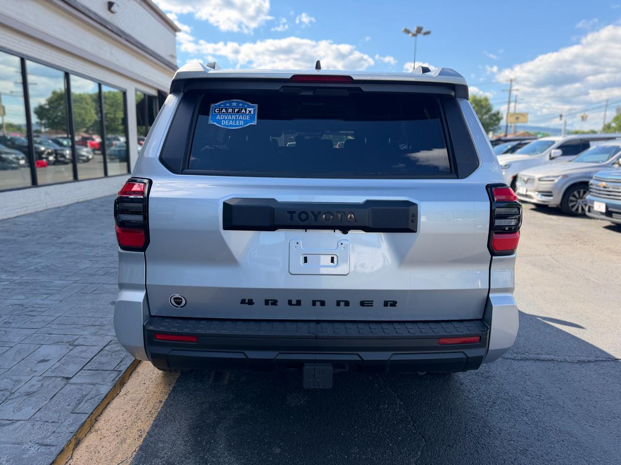 Toyota 4Runner SR5 4WD 2025