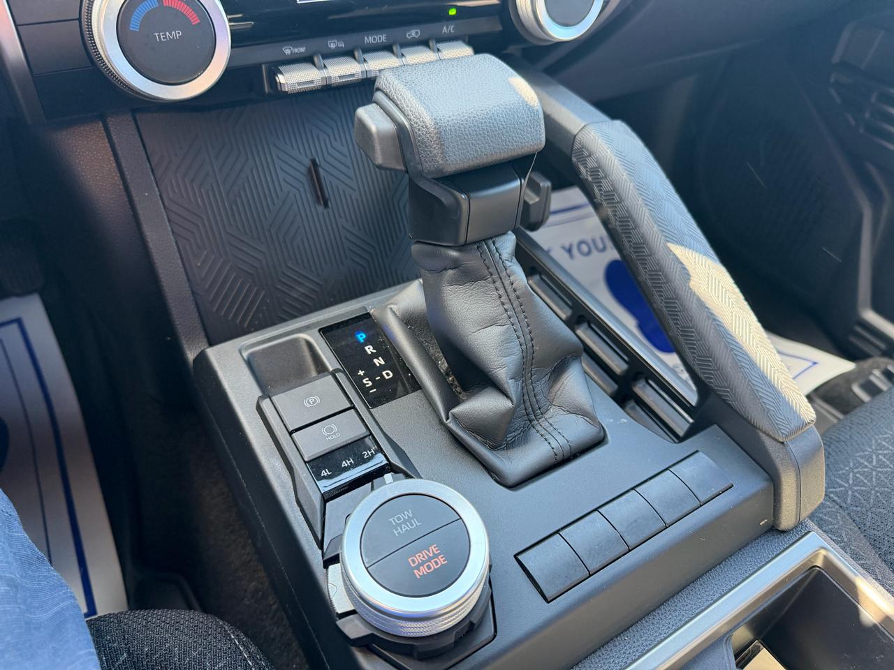 Toyota 4Runner SR5 4WD 2025