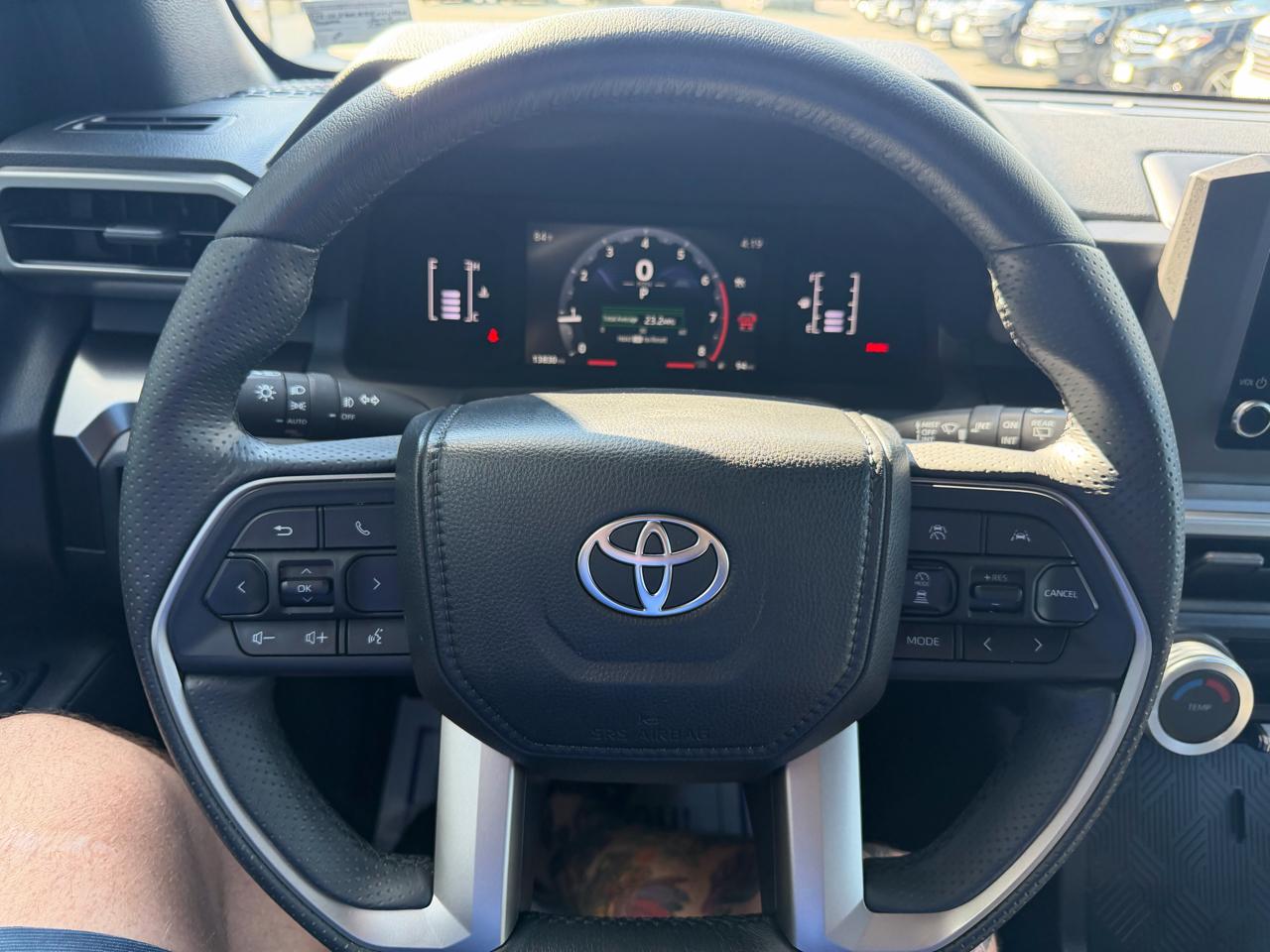 Toyota 4Runner SR5 4WD 2025
