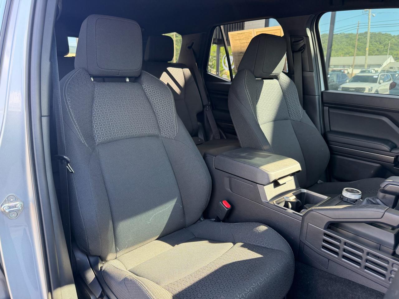 Toyota 4Runner SR5 4WD 2025