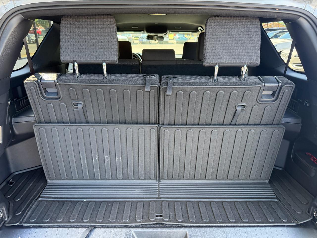 Toyota 4Runner SR5 4WD 2025