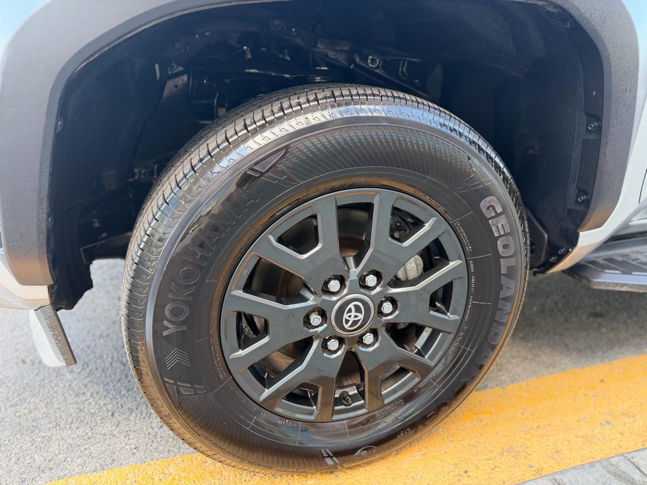 Toyota 4Runner SR5 4WD 2025