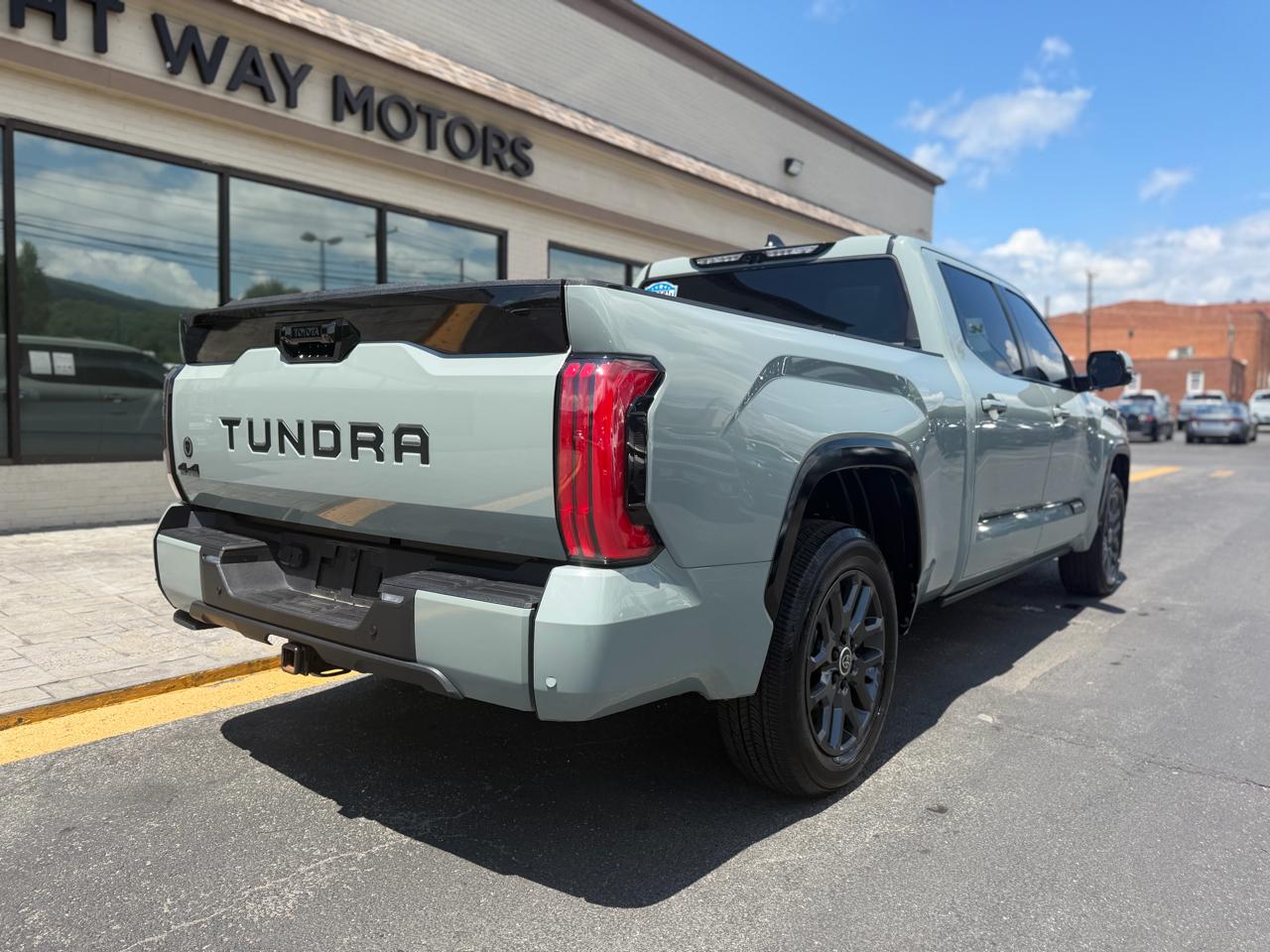 Toyota Tundra  2024