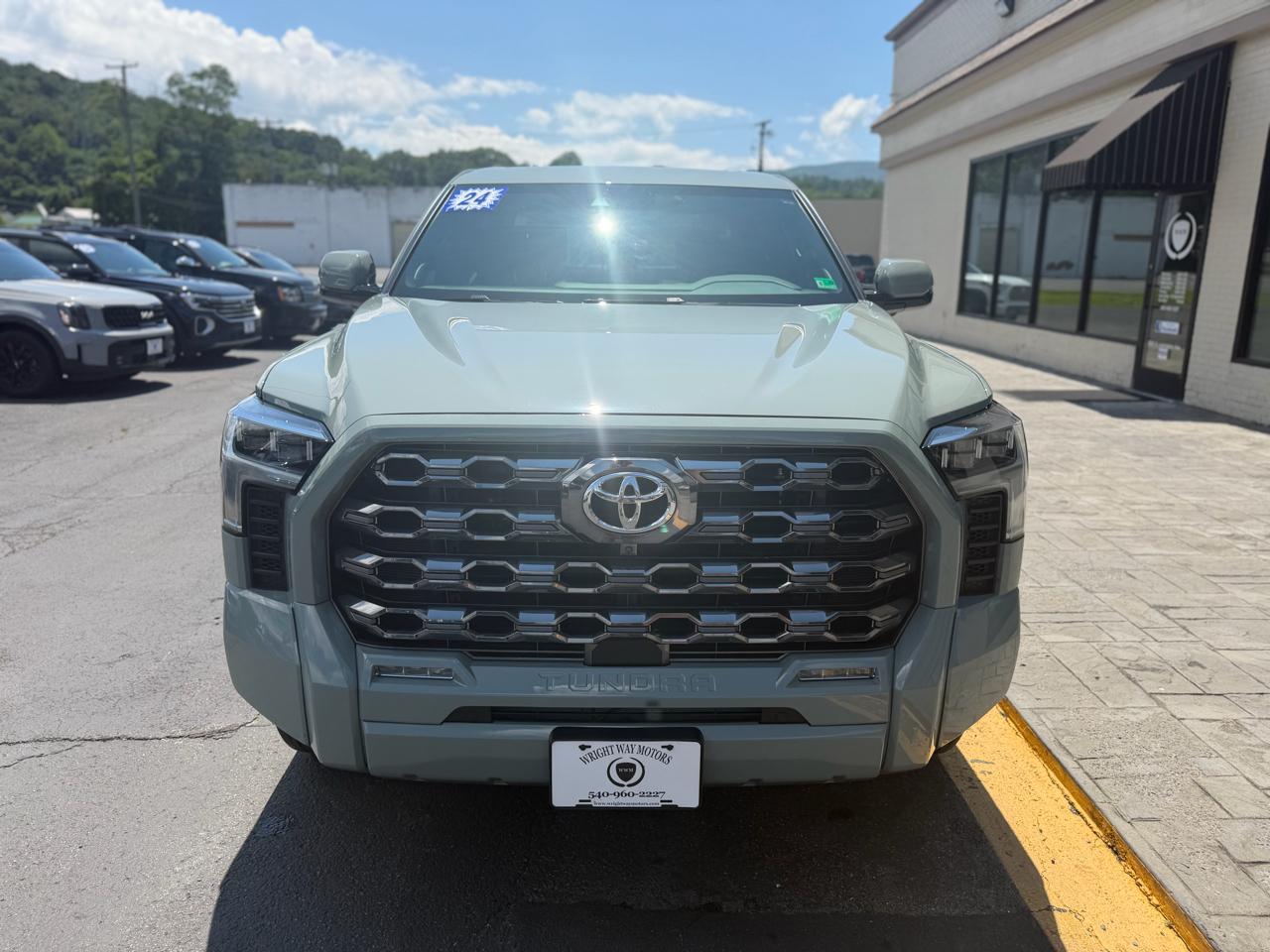 Toyota Tundra  2024
