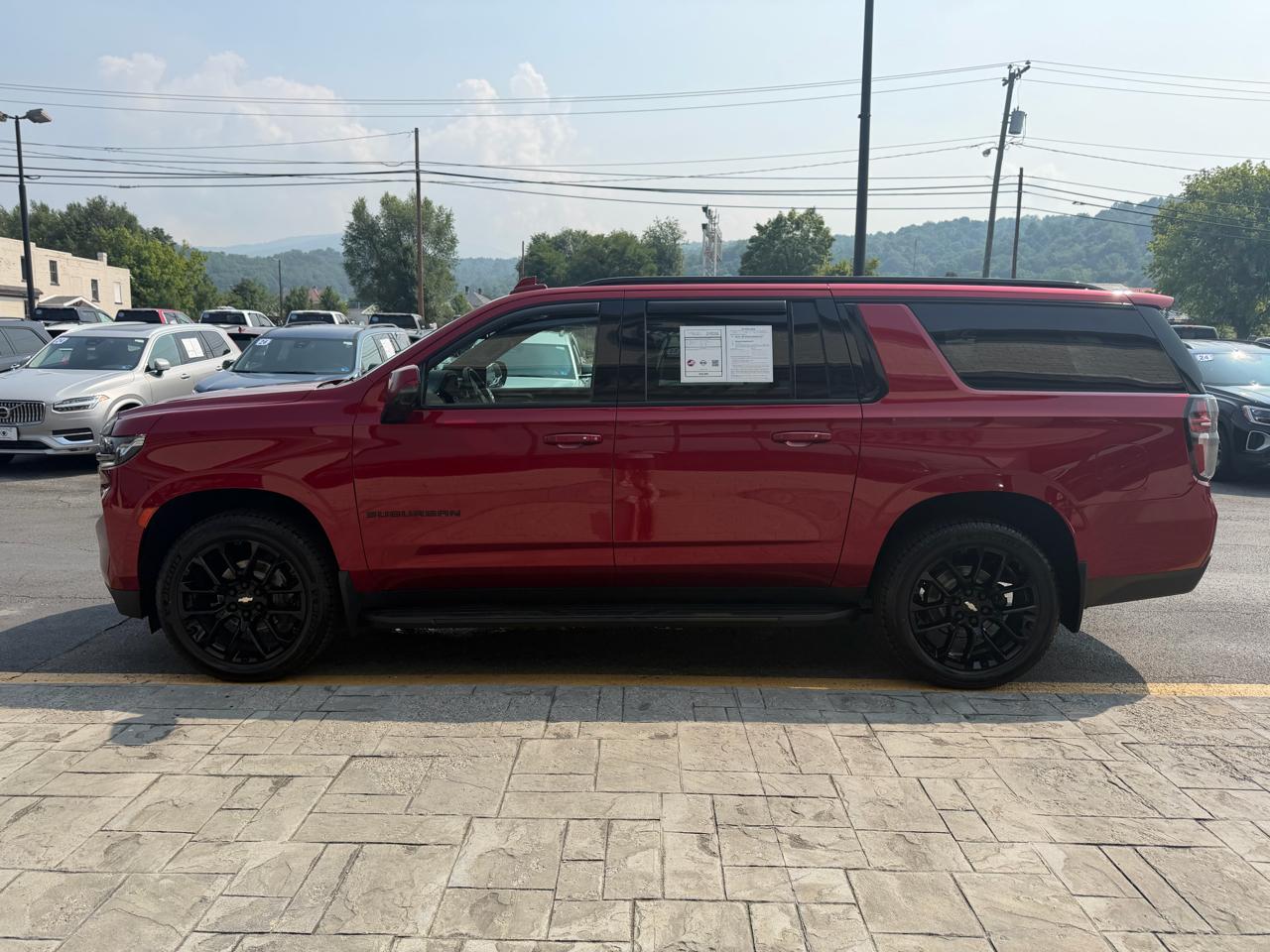Chevrolet Suburban 4WD 4dr RST 2022