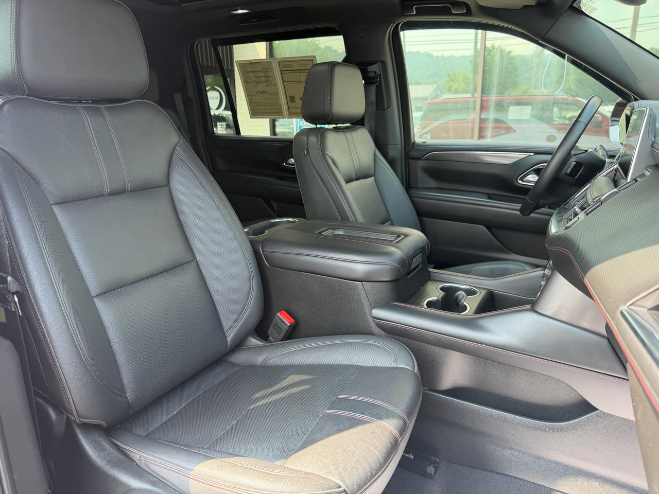 Chevrolet Suburban 4WD 4dr RST 2022