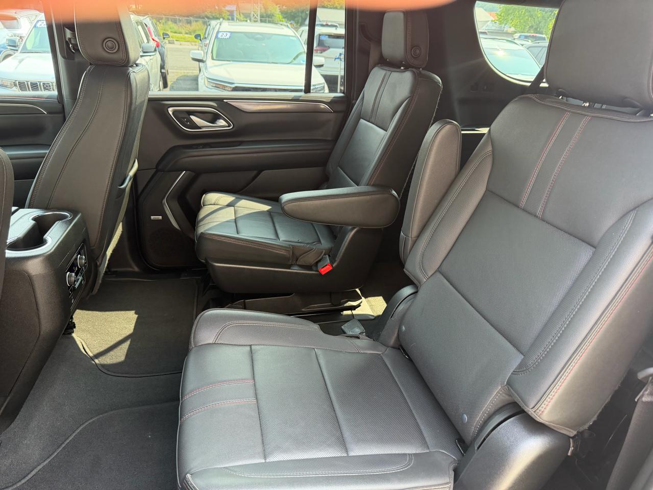 Chevrolet Suburban 4WD 4dr RST 2022