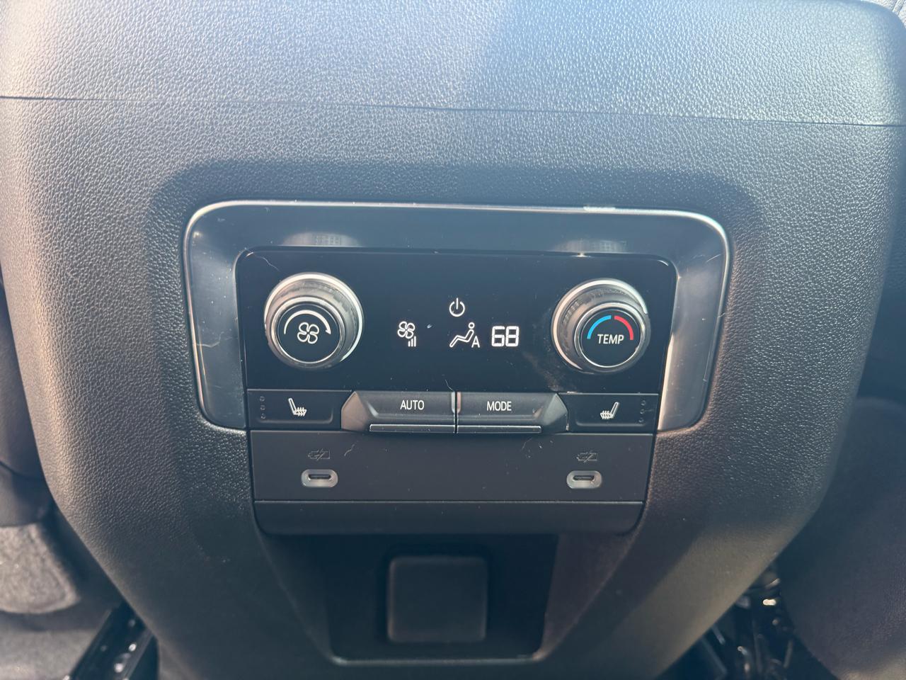 Chevrolet Suburban 4WD 4dr RST 2022