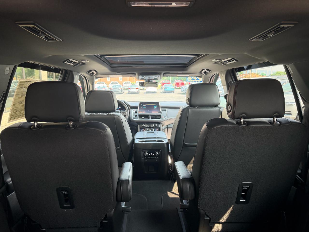 Chevrolet Suburban 4WD 4dr RST 2022