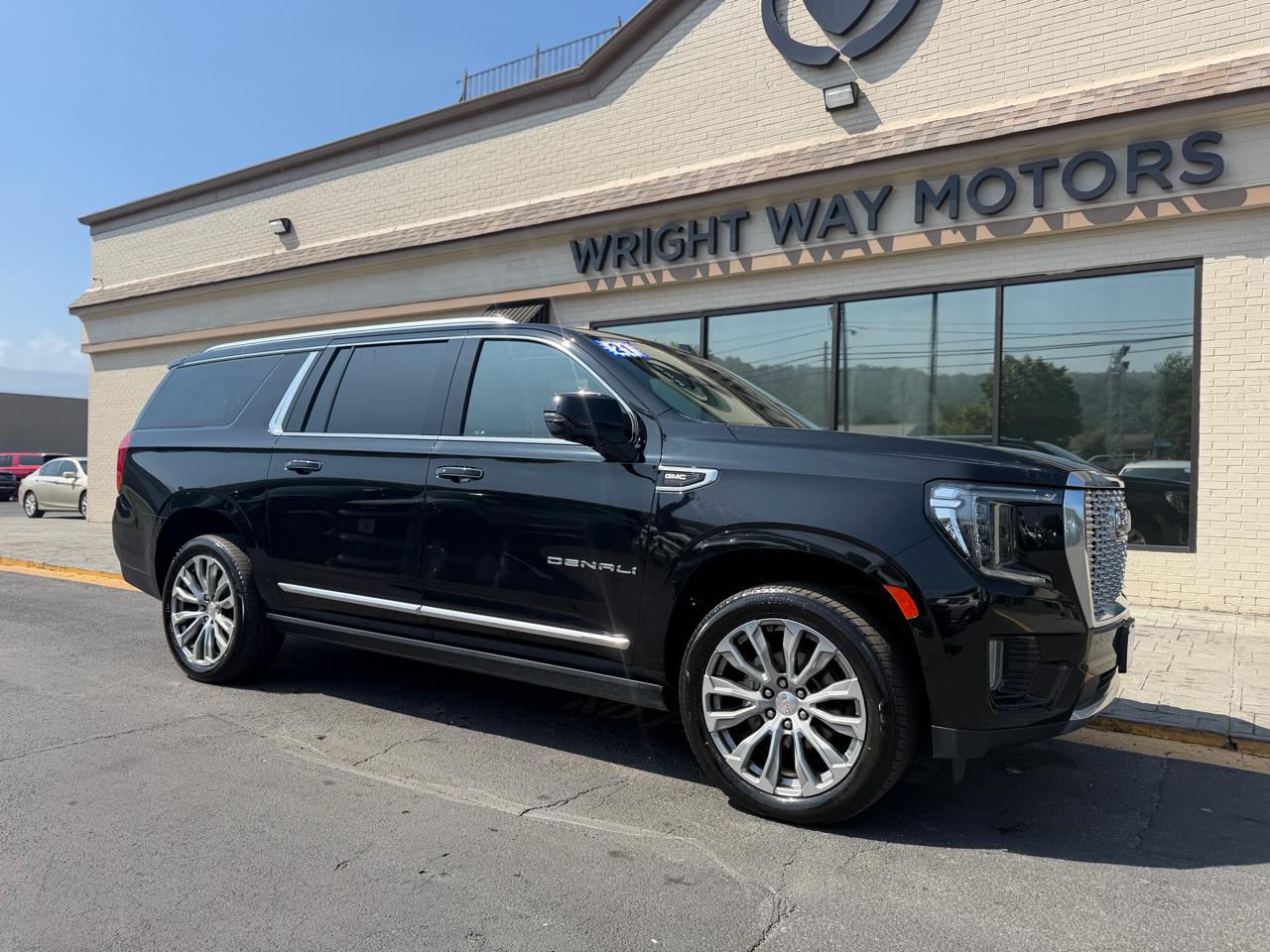 2021 GMC Yukon XL 4WD 4DR DENALI