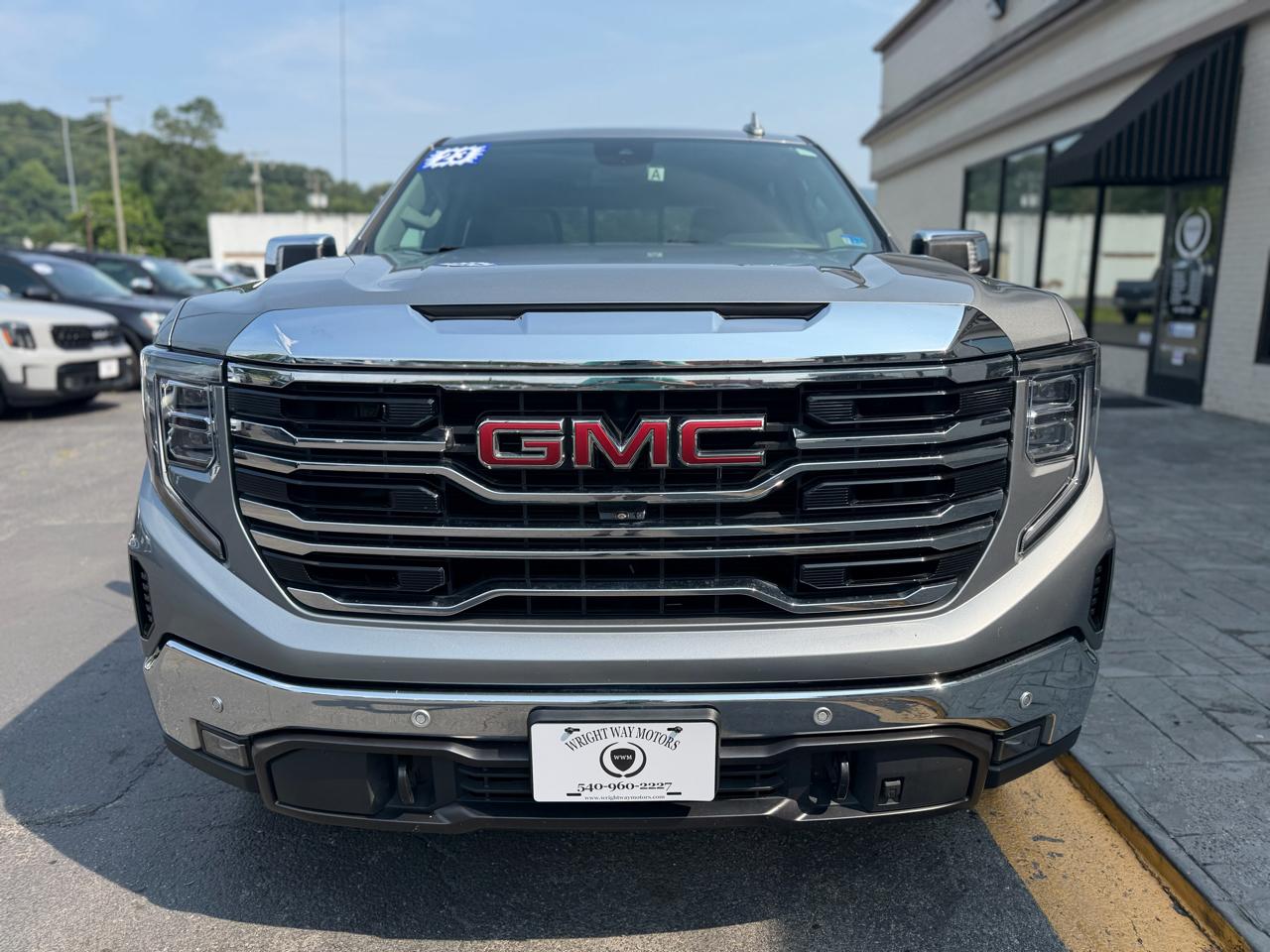 GMC Sierra 1500 4WD Crew Cab 147" SLT 2023