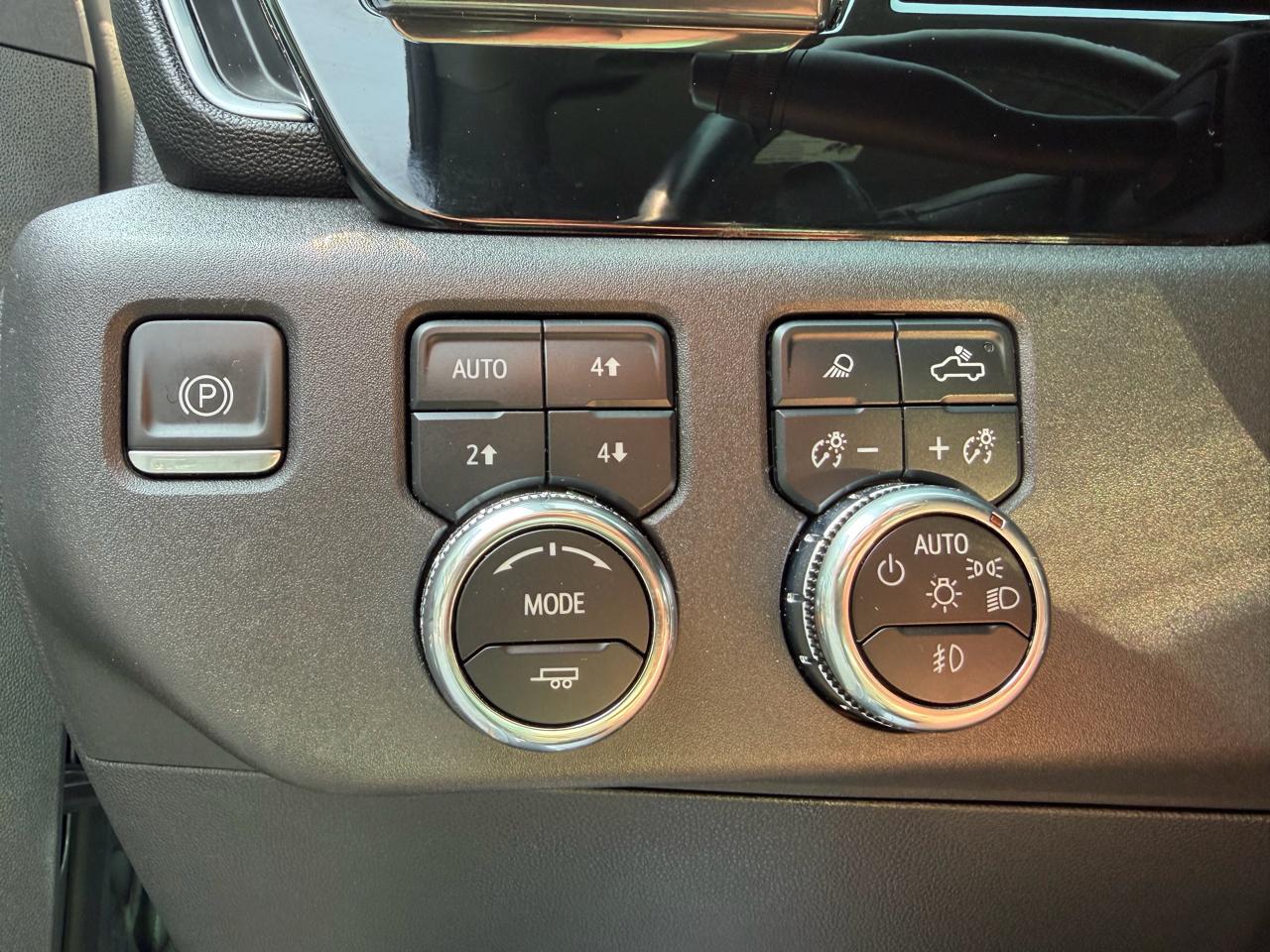 GMC Sierra 1500 4WD Crew Cab 147" SLT 2023