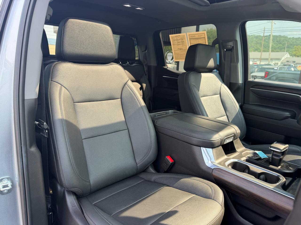 GMC Sierra 1500 4WD Crew Cab 147" SLT 2023