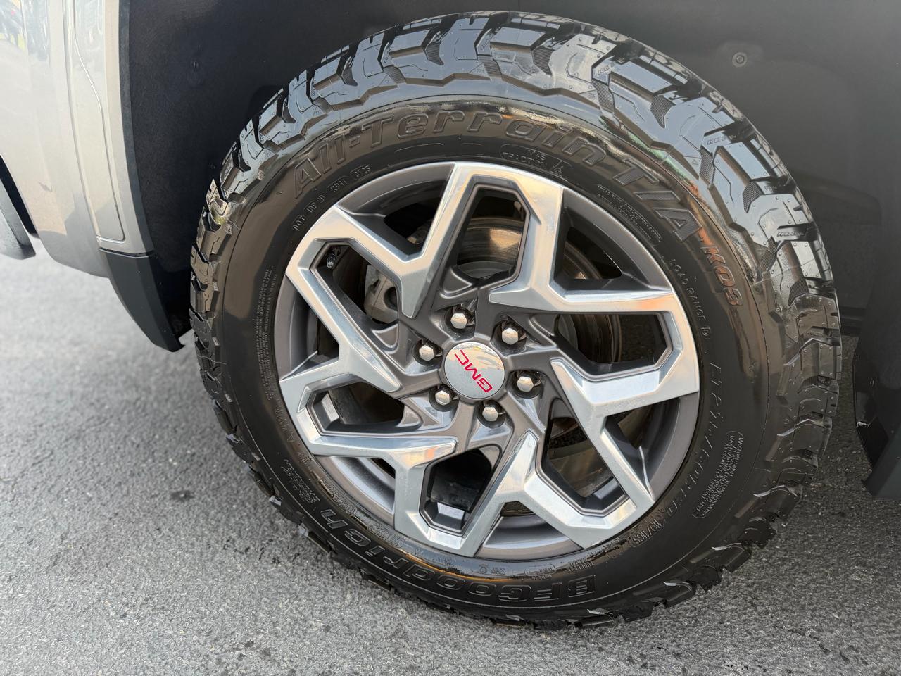 GMC Sierra 1500 4WD Crew Cab 147" SLT 2023