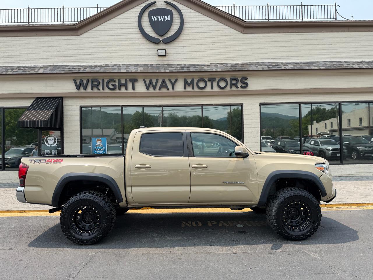 Toyota Tacoma 4WD Double Cab V6 MT TRD Off Road (Natl) 2019