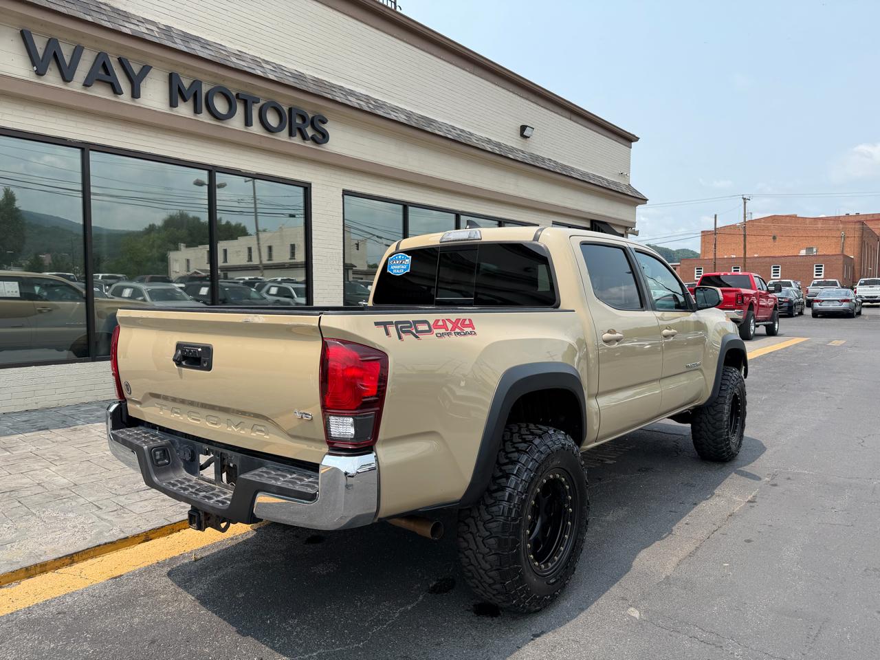 Toyota Tacoma 4WD Double Cab V6 MT TRD Off Road (Natl) 2019
