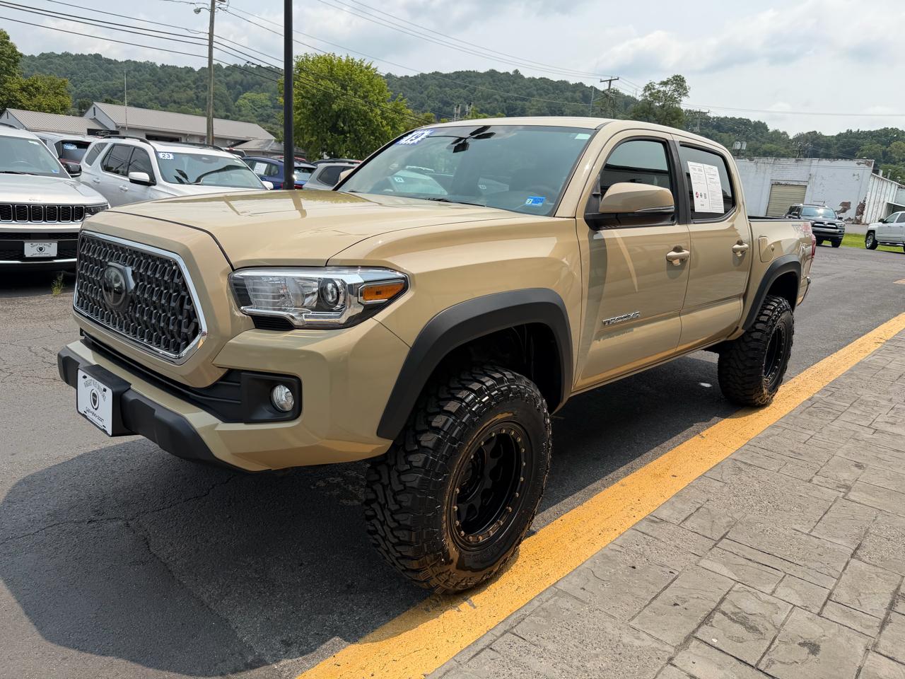 Toyota Tacoma 4WD Double Cab V6 MT TRD Off Road (Natl) 2019