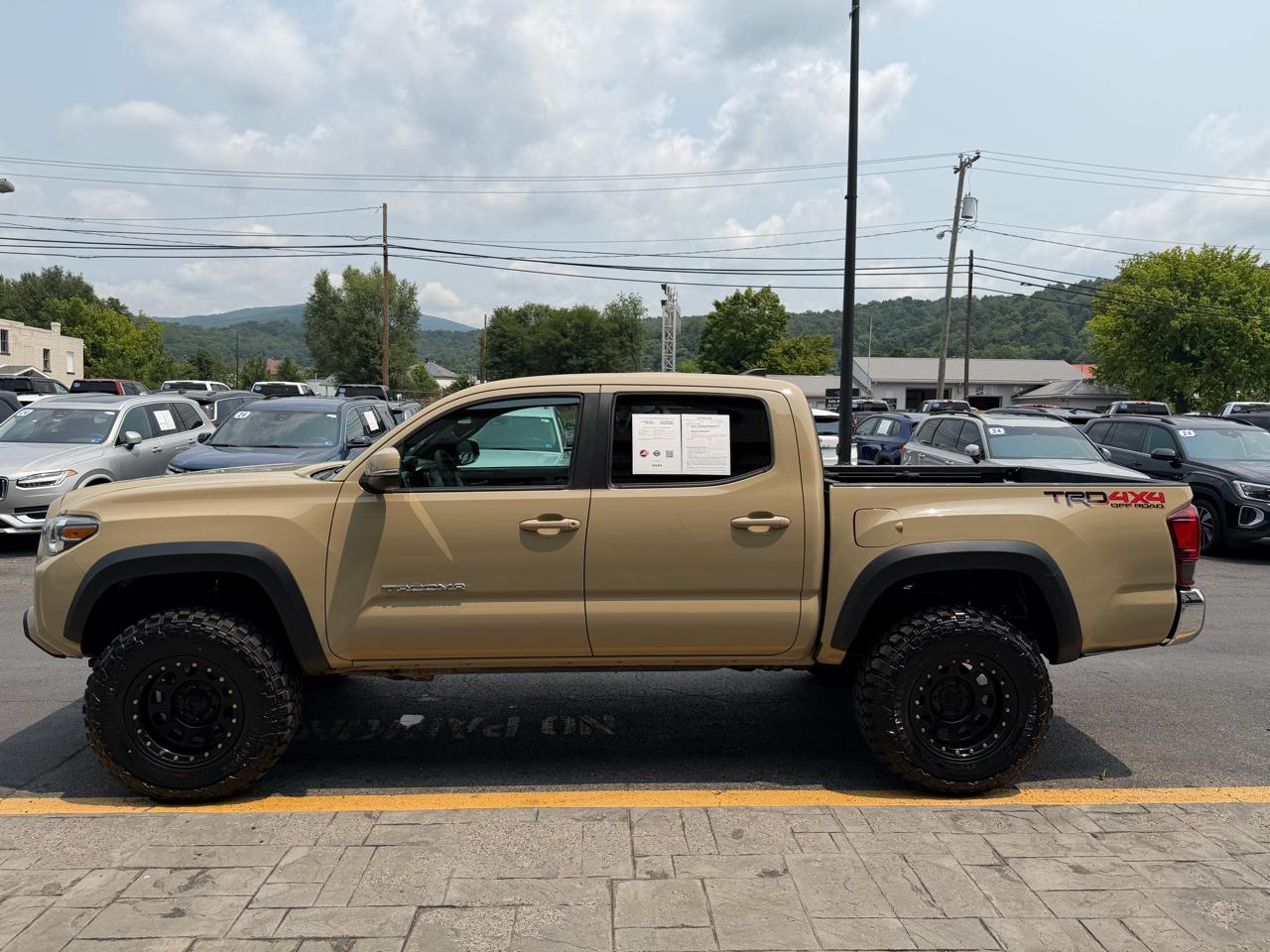Toyota Tacoma 4WD Double Cab V6 MT TRD Off Road (Natl) 2019