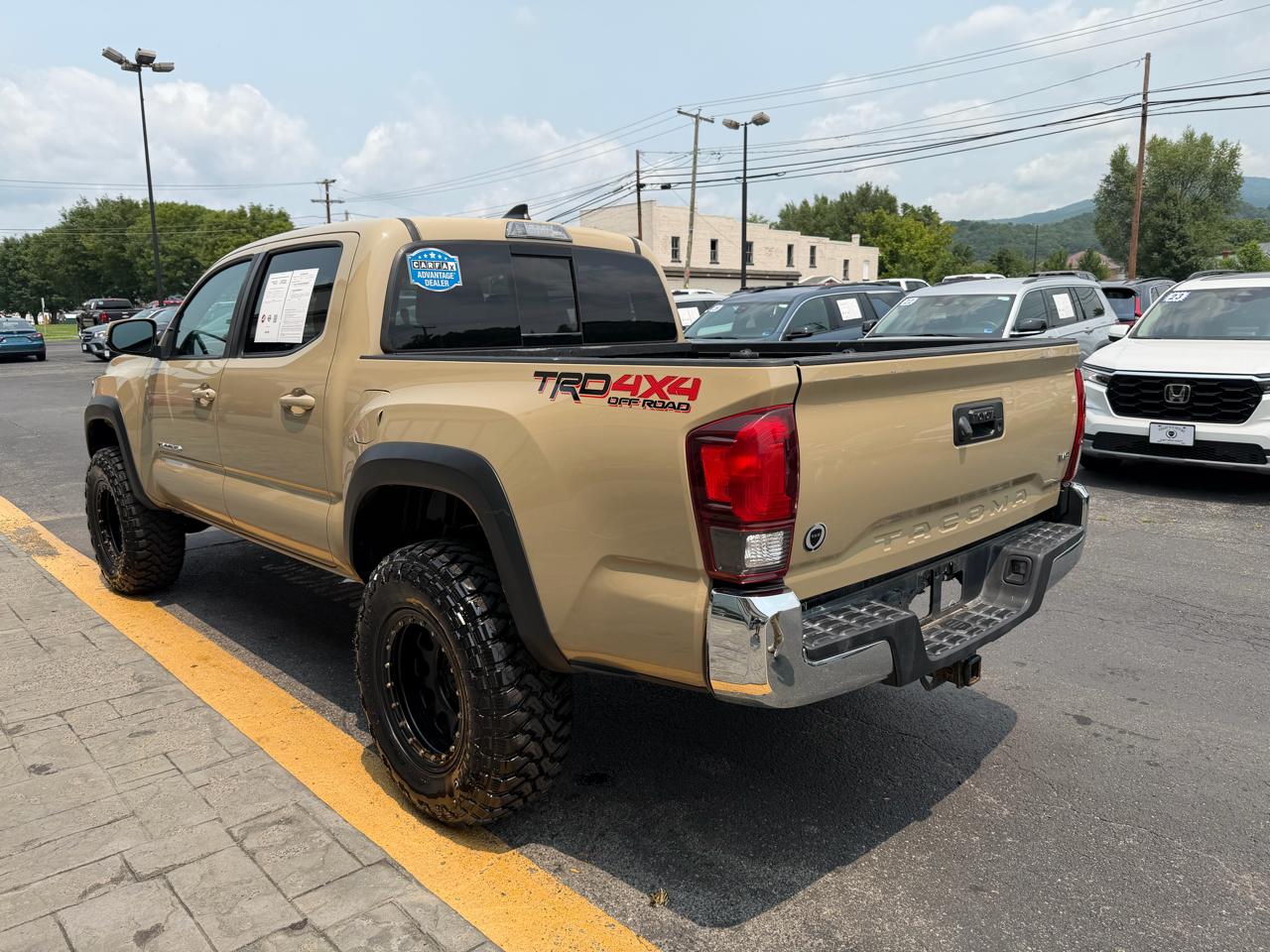 Toyota Tacoma 4WD Double Cab V6 MT TRD Off Road (Natl) 2019