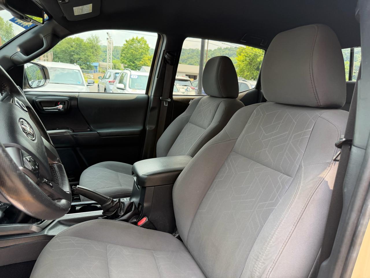 Toyota Tacoma 4WD Double Cab V6 MT TRD Off Road (Natl) 2019
