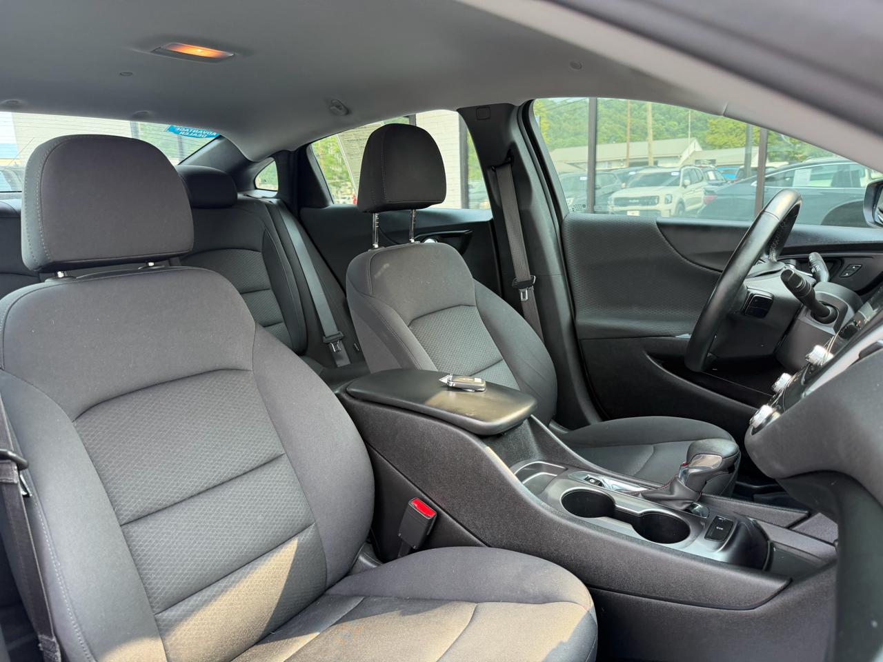 Chevrolet Malibu 4dr Sdn RS 2023