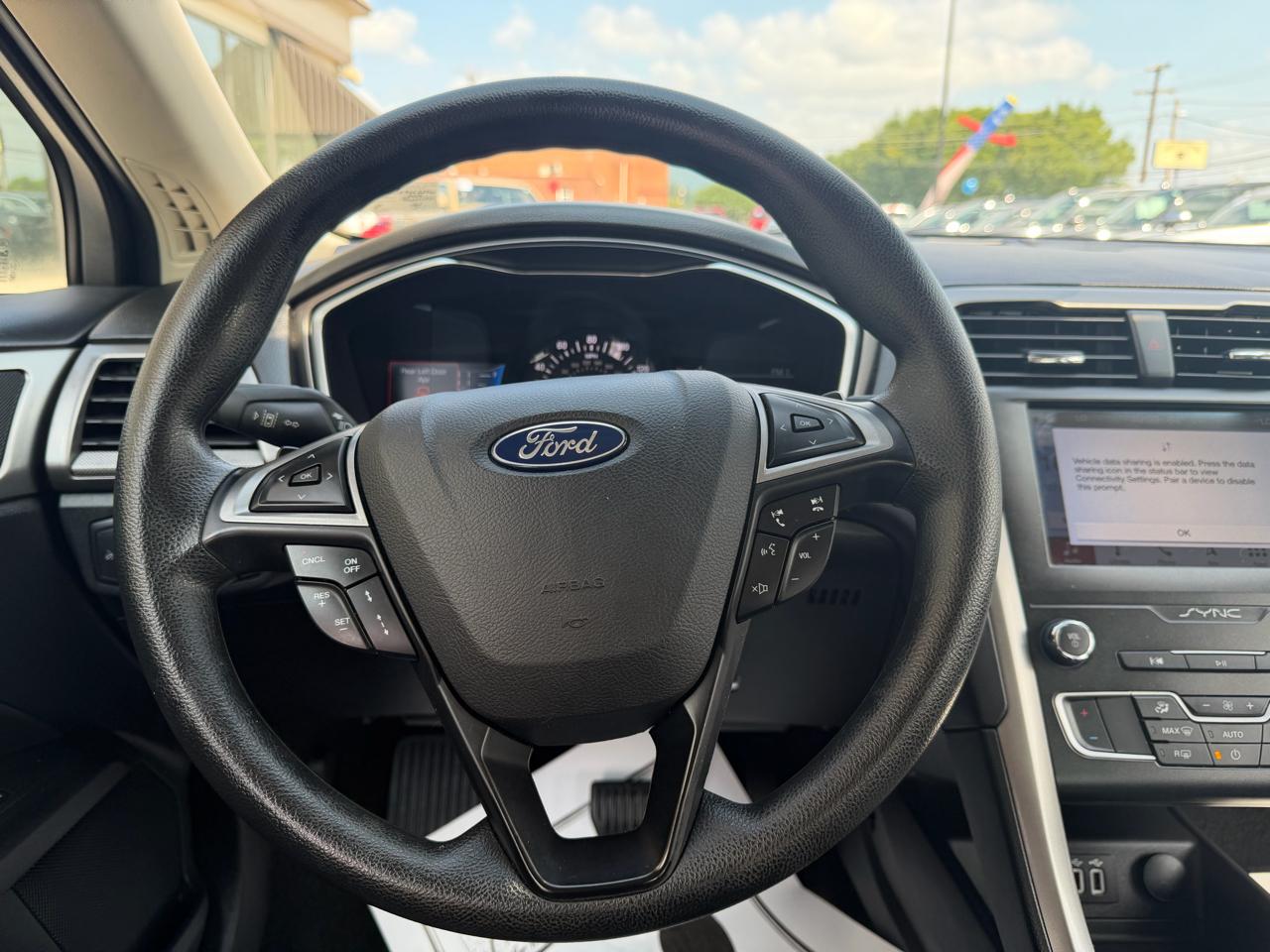 Ford Fusion SE FWD 2019