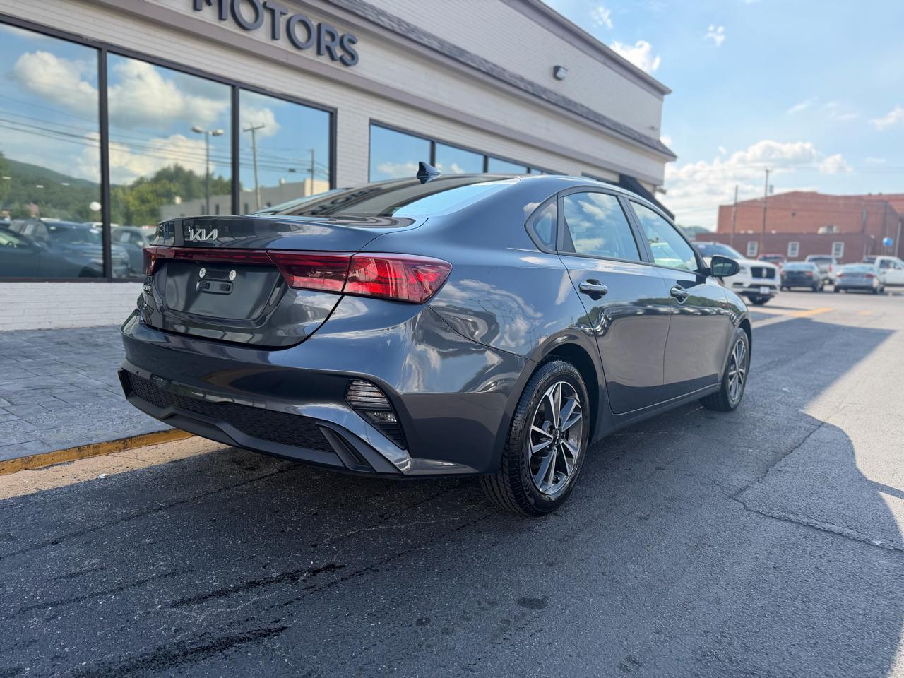 Kia Forte LXS IVT 2024