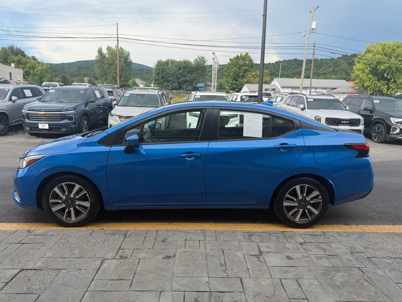 Nissan Versa SV CVT 2023