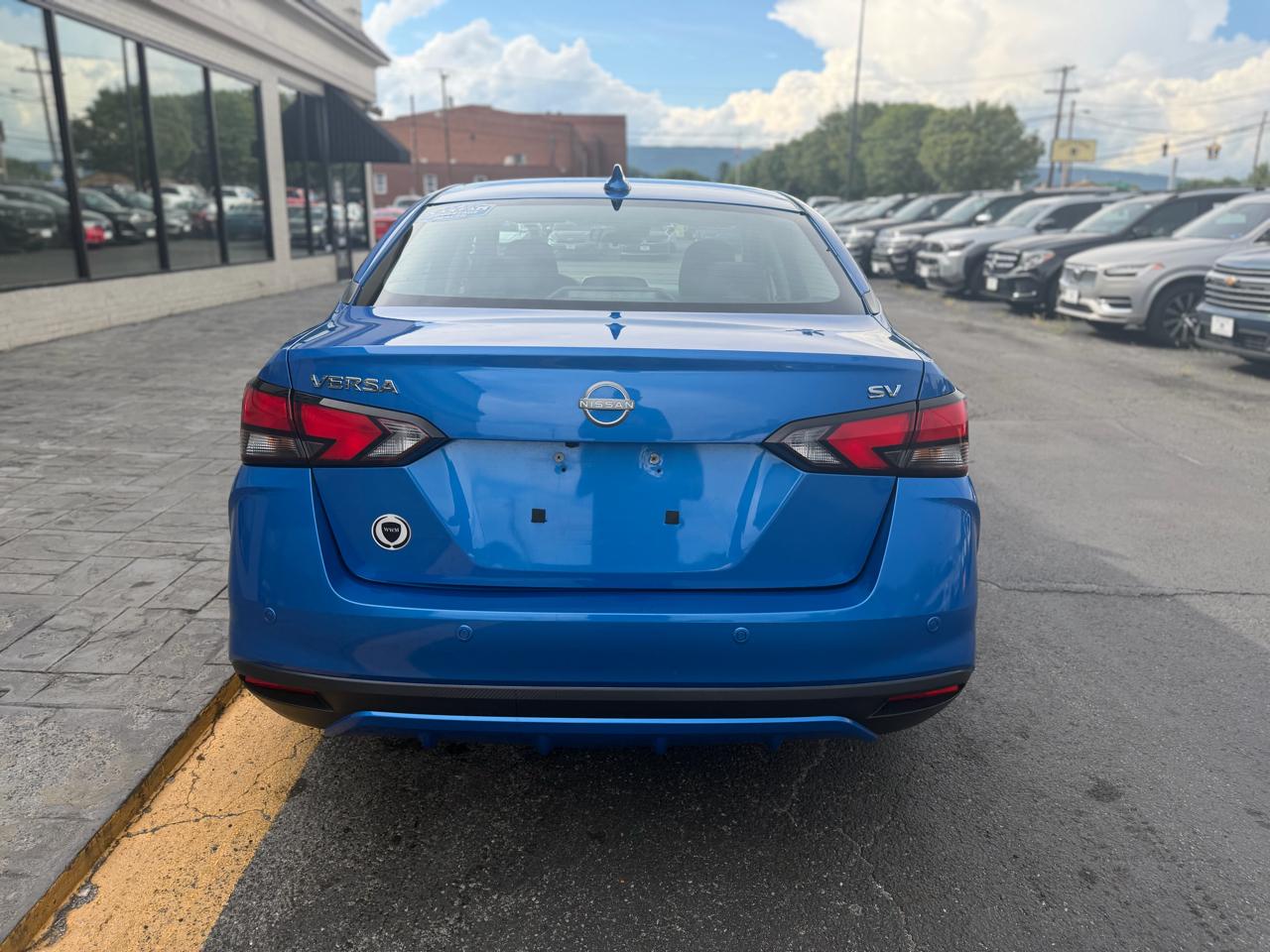 Nissan Versa SV CVT 2023
